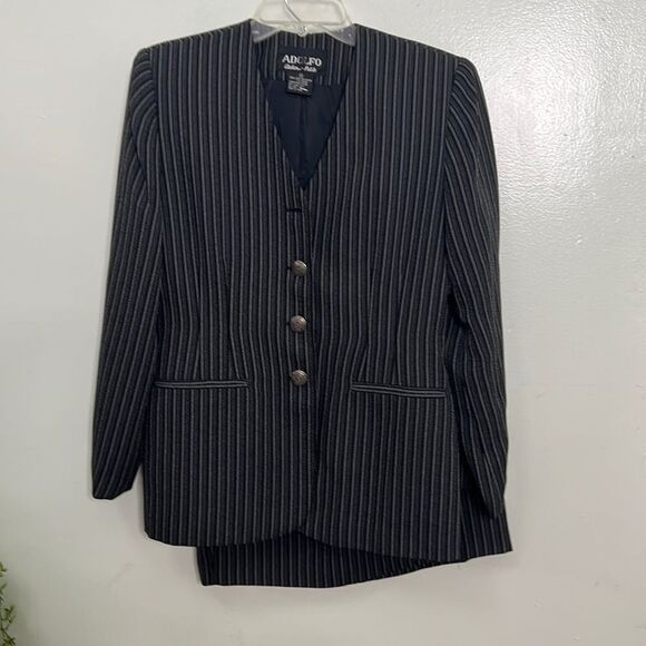 ADOLFO‎ ATELIER PETITE PINSTRIPE  SKIRTSUIT SIZE 8 - Picture 2 of 11